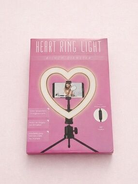NWT Heart Ring Light‎